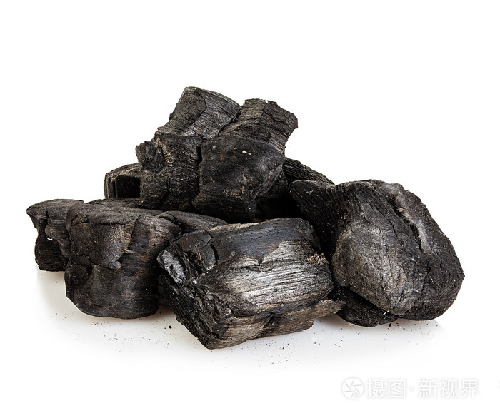 薪柴销售者的孤木 木炭特写背后的生存图景